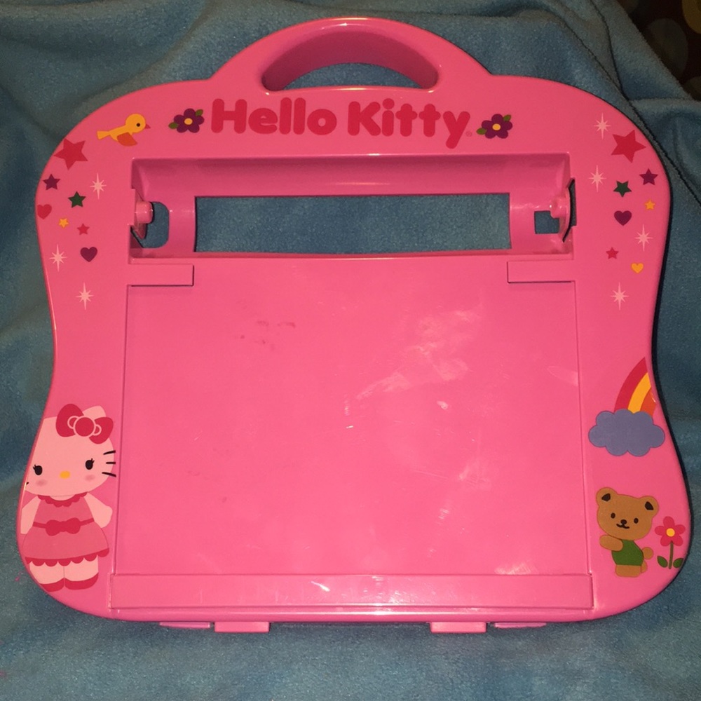 Hello kitty rolling desk art.